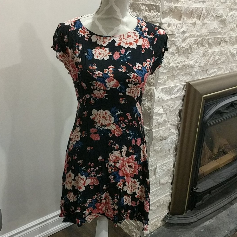 Vero Moda floral short sleeve dress